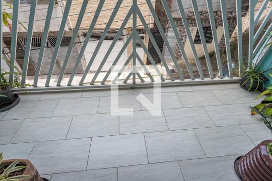 Varanda da sala  de casa à venda com 2 quartos, 144m² em Conceição, Diadema