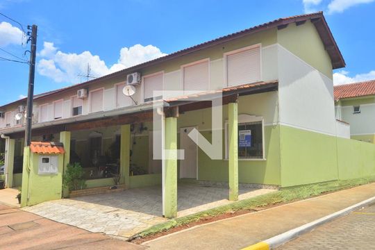 Fachada casa de casa de condomínio à venda com 2 quartos, 65m² em Igara, Canoas