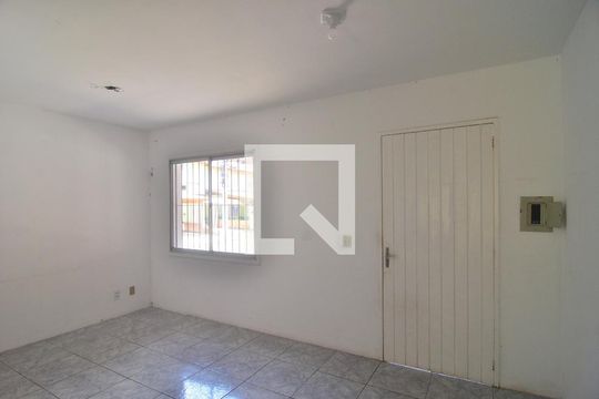 Sala de casa de condomínio à venda com 2 quartos, 65m² em Igara, Canoas