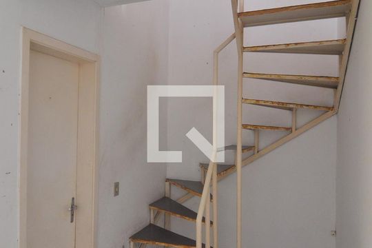 Escada de casa de condomínio à venda com 2 quartos, 65m² em Igara, Canoas