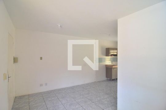 Sala de casa de condomínio à venda com 2 quartos, 65m² em Igara, Canoas