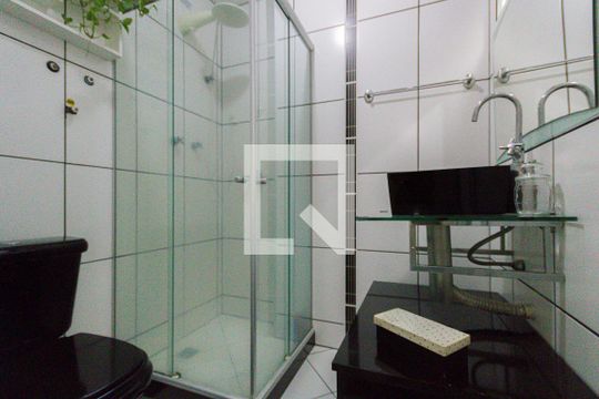 Banheiro de apartamento para alugar com 2 quartos, 80m² em Jacarepaguá, Rio de Janeiro