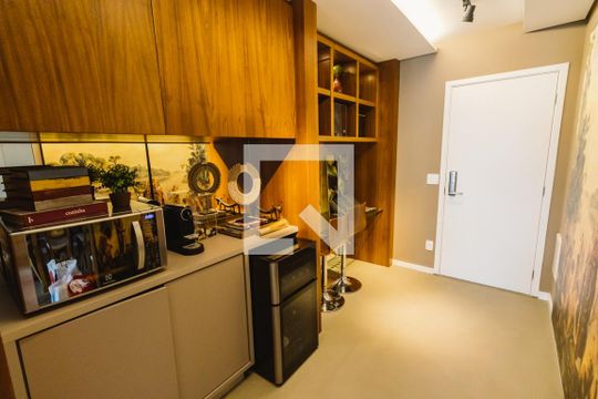 Hall de Entrada de apartamento para alugar com 2 quartos, 72m² em Barra Funda, São Paulo