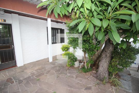 Garagem de casa à venda com 2 quartos, 75m² em Serraria, Porto Alegre