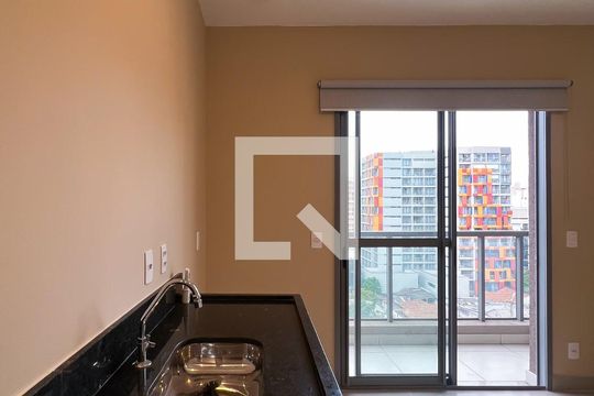 Cozinha de apartamento para alugar com 1 quarto, 25m² em Indianópolis, São Paulo