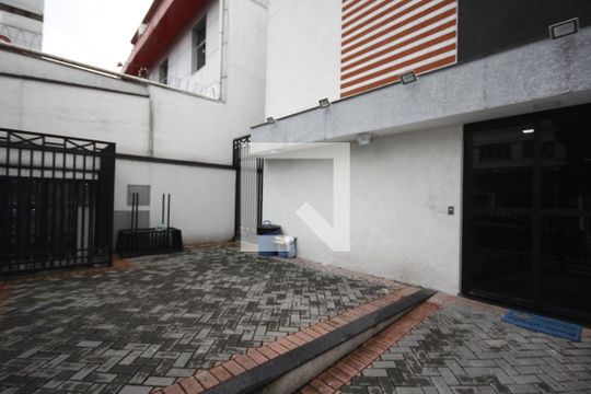 Entrada de kitnet/studio para alugar com 1 quarto, 20m² em Liberdade, São Paulo