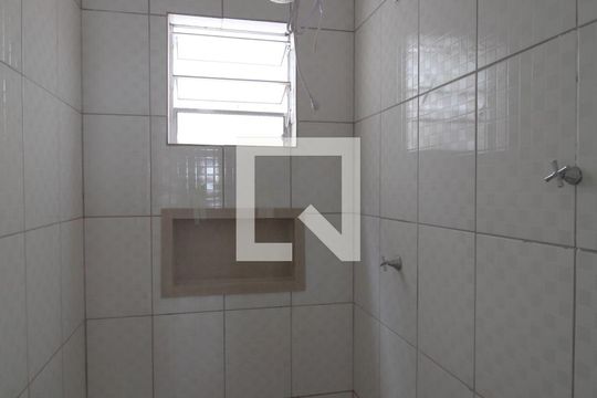 Banheiro de kitnet/studio para alugar com 1 quarto, 27m² em Jardim Goncalves, Sorocaba