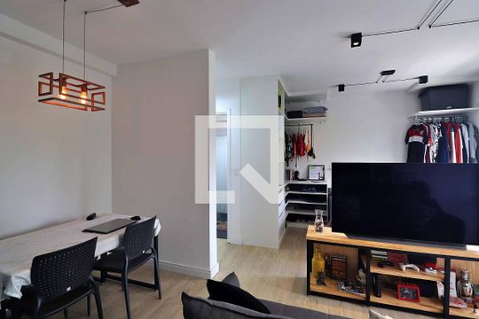 Sala de kitnet/studio à venda com 1 quarto, 43m² em Campestre, Santo André