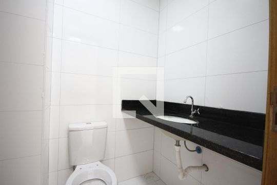 Banheiro de kitnet/studio para alugar com 1 quarto, 20m² em Liberdade, São Paulo