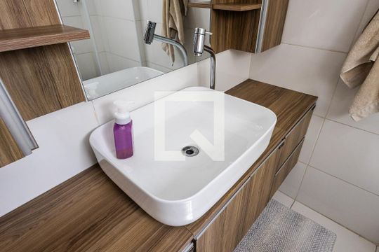 Banheiro de apartamento à venda com 1 quarto, 69m² em Sumarezinho, São Paulo