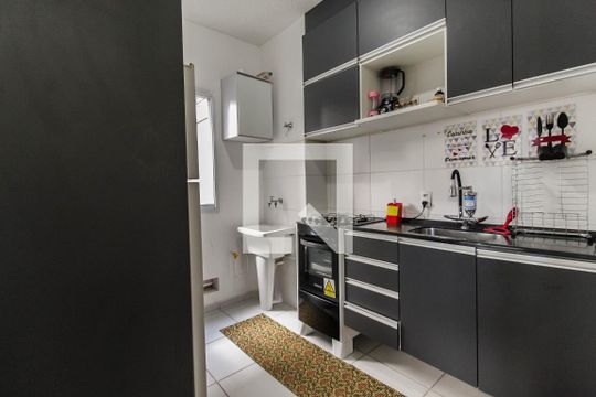 Cozinha de apartamento à venda com 2 quartos, 62m² em Vila Taquari, São Paulo