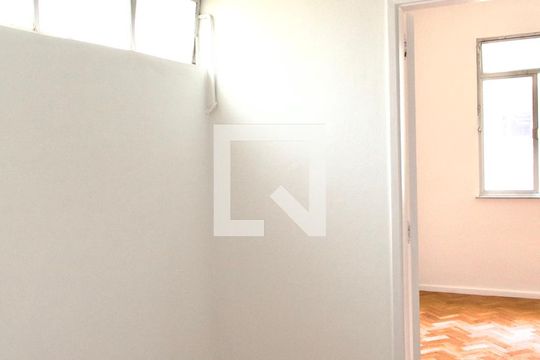 Corredor  de apartamento para alugar com 1 quarto, 52m² em Humaitá, Rio de Janeiro