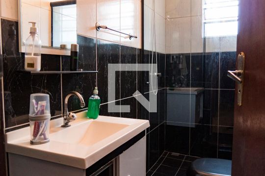 Banheiro Social de casa à venda com 4 quartos, 290m² em Vila Bela Vista, Santo André