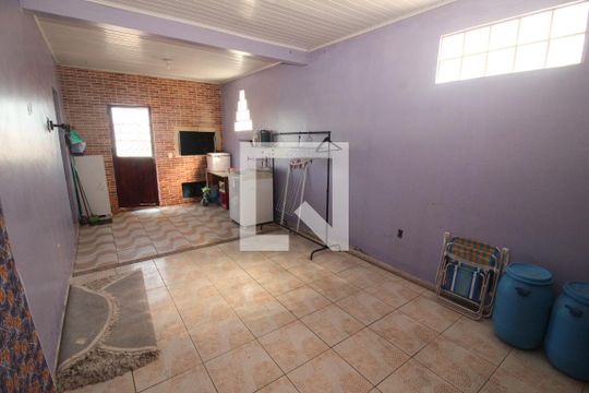Garagem de casa para alugar com 2 quartos, 75m² em Coronel Aparicio Borges, Porto Alegre