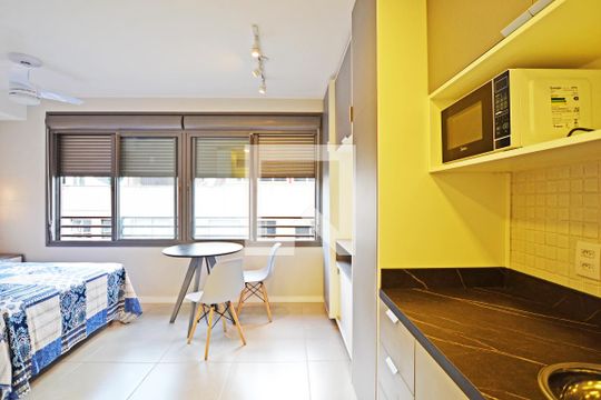 Studio de kitnet/studio para alugar com 1 quarto, 27m² em Centro Histórico, Porto Alegre