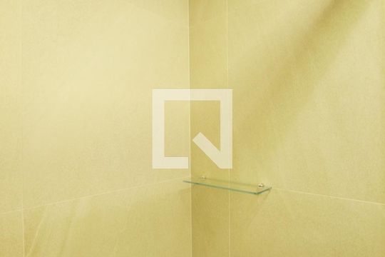 Banheiro de kitnet/studio para alugar com 1 quarto, 27m² em Centro Histórico, Porto Alegre