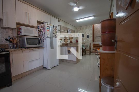 cozinha de casa à venda com 3 quartos, 240m² em Ideal, Novo Hamburgo