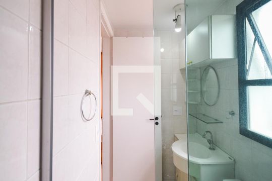 Banheiro de apartamento para alugar com 1 quarto, 30m² em Bela Vista, São Paulo