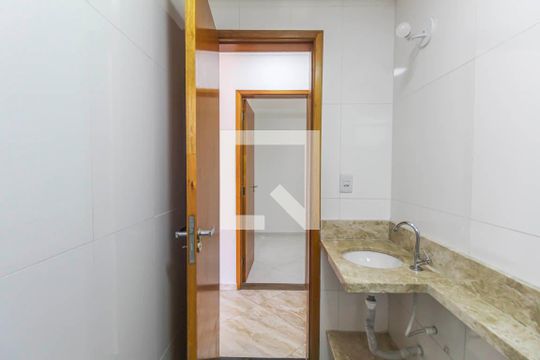 Banheiro de apartamento para alugar com 2 quartos, 39m² em Vila Alpina, São Paulo