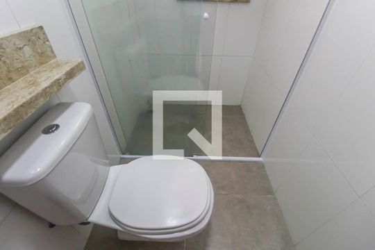Banheiro de apartamento para alugar com 2 quartos, 39m² em Vila Alpina, São Paulo