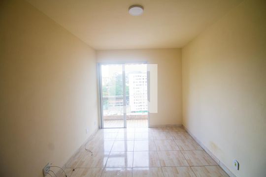 Sala de apartamento para alugar com 2 quartos, 59m² em Tomás Coelho, Rio de Janeiro
