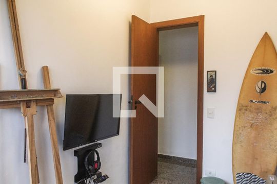 Área de Serviço de apartamento para alugar com 3 quartos, 110m² em Vila Alzira, Guarujá