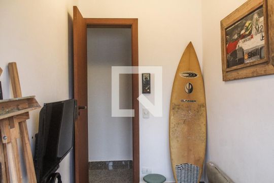 Área de Serviço de apartamento para alugar com 3 quartos, 110m² em Vila Alzira, Guarujá