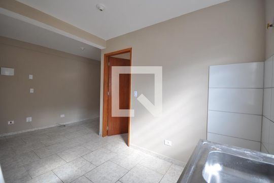 Cozinha de apartamento para alugar com 1 quarto, 40m² em Parque Ramos Freitas, São Paulo