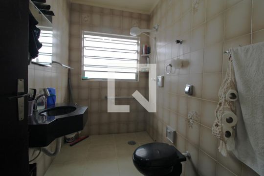 Banheiro 1 de casa à venda com 4 quartos, 316m² em Jardim Sabara, São Paulo