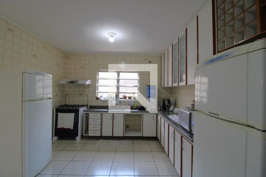 Cozinha de casa à venda com 4 quartos, 316m² em Jardim Sabara, São Paulo