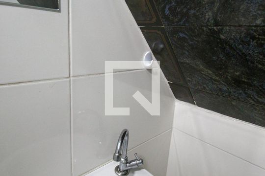 Banheiro de casa para alugar com 1 quarto, 40m² em Vila Brasil, São Paulo