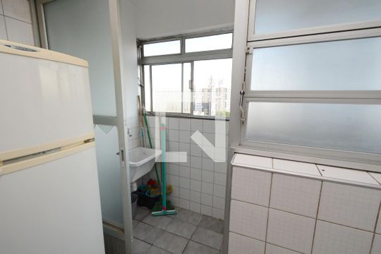 Área de Serviço de apartamento para alugar com 2 quartos, 80m² em Vila Inglesa, São Paulo