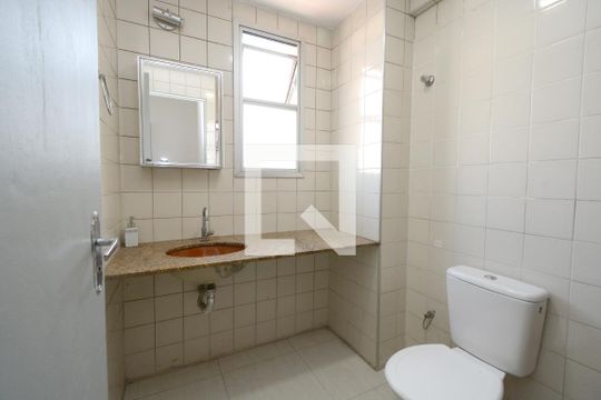 Banheiro de apartamento para alugar com 2 quartos, 80m² em Vila Inglesa, São Paulo