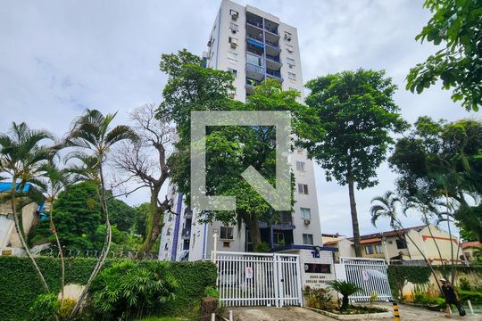 Fachada e portaria de apartamento à venda com 2 quartos, 55m² em Jacarepaguá, Rio de Janeiro