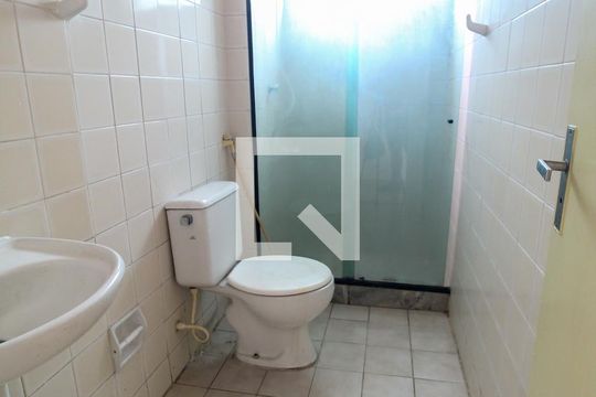 Banheiro de apartamento à venda com 2 quartos, 55m² em Jacarepaguá, Rio de Janeiro