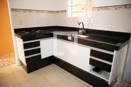 Cozinha de casa para alugar com 1 quarto, 35m² em Jardim Brasil (zona Norte), São Paulo