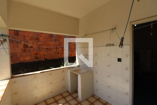 Área de Serviço de casa para alugar com 2 quartos, 50m² em Antonina, São Gonçalo