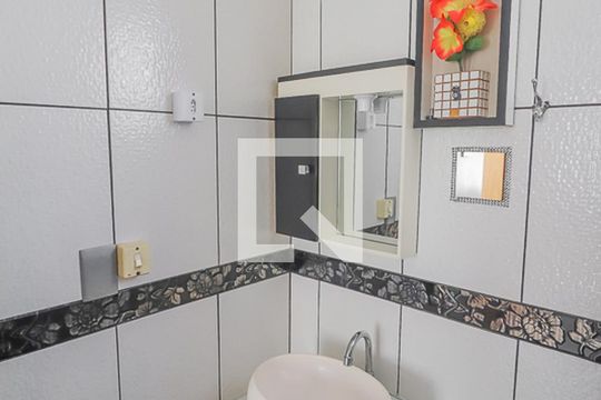 Banheiro de apartamento à venda com 2 quartos, 42m² em Rio dos Sinos, São Leopoldo