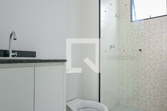 Banheiro de kitnet/studio para alugar com 1 quarto, 32m² em Vila Ernesto, São Paulo