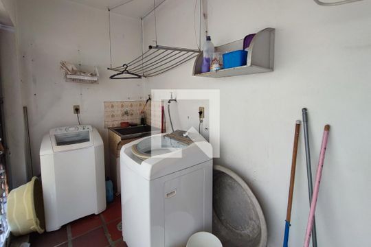 Área de Serviço de casa para alugar com 5 quartos, 280m² em Jardim Leonor, Campinas