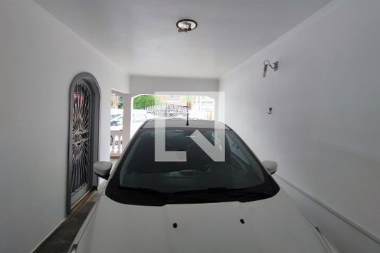 Garagem coberta de casa para alugar com 5 quartos, 280m² em Jardim Leonor, Campinas