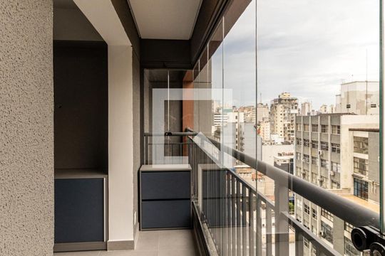 Varanda de kitnet/studio para alugar com 1 quarto, 27m² em República, São Paulo