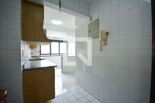 Cozinha de apartamento à venda com 2 quartos, 77m² em Botafogo, Rio de Janeiro