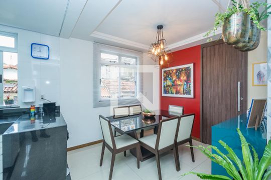 Sala de apartamento à venda com 3 quartos, 94m² em Carlos Prates, Belo Horizonte