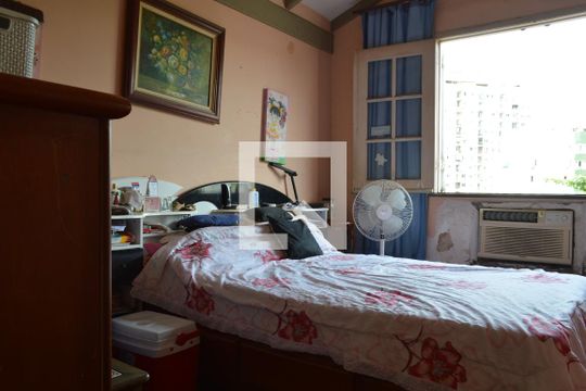 Suíte de casa à venda com 4 quartos, 300m² em Tanque, Rio de Janeiro