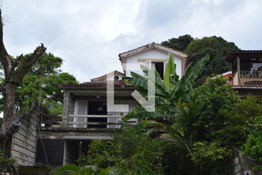 Fachada de casa à venda com 4 quartos, 300m² em Tanque, Rio de Janeiro