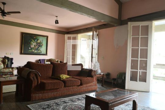 Sala de TV de casa à venda com 4 quartos, 300m² em Tanque, Rio de Janeiro