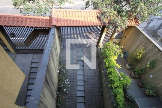 Casa à venda com 4 quartos, 210m² em Jardim Santa Emilia, São Paulo