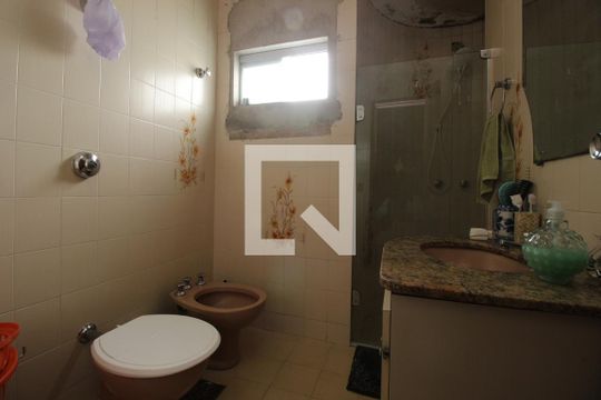 Banheiro social  de apartamento à venda com 3 quartos, 200m² em Novo Eldorado, Contagem
