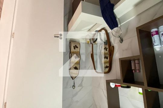 Banheiro de apartamento à venda com 2 quartos, 47m² em Novo Osasco, Osasco